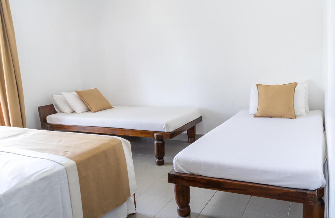 Villa Sarakkuwa Pamunugama Bagian luar foto